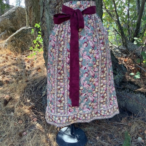 20” Wide Long Sage Green Apron Costume Apron for Octoberfest Dirndl Peasant - Picture 6 of 7